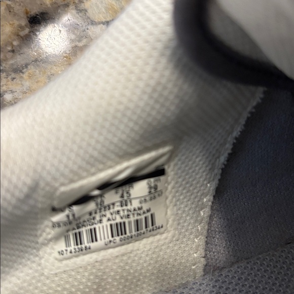 Nike SB Delta Force Shoes. Size 11. Gray. - Picture 4 of 4